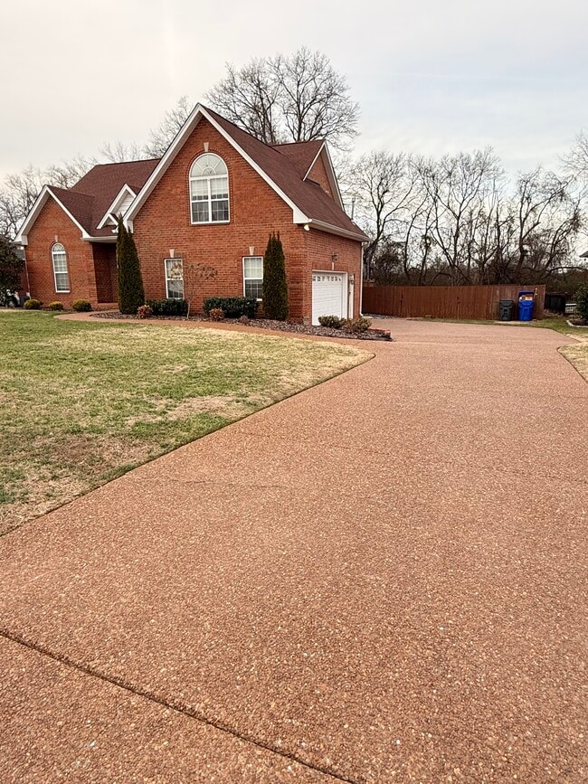 Photo - 129 Thoroughbred Way