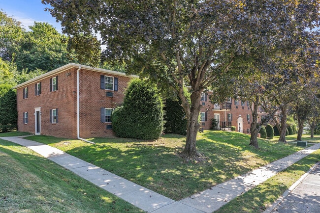 Photo - Cambridge Hall Apartments