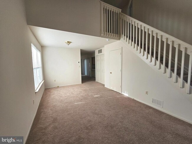 Photo - 38 Heatherfield Way