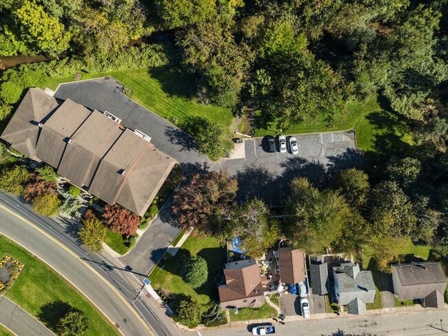 Photo - 70 Harristown Rd Unit 1
