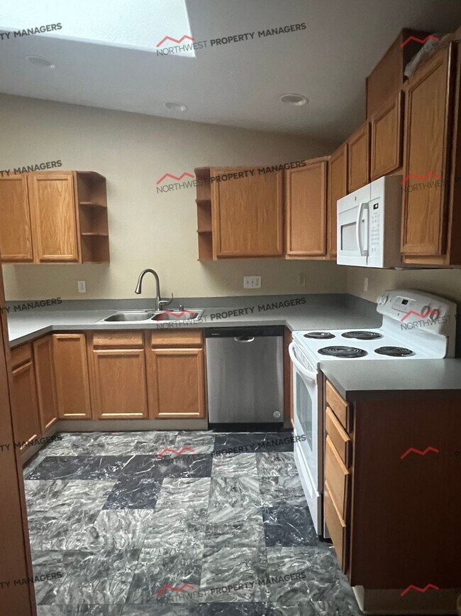 Photo - R152B Unit 15203 B NE 181st St