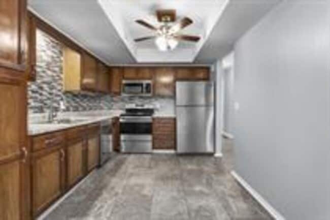 Photo - 606 NW Valleybrook Rd