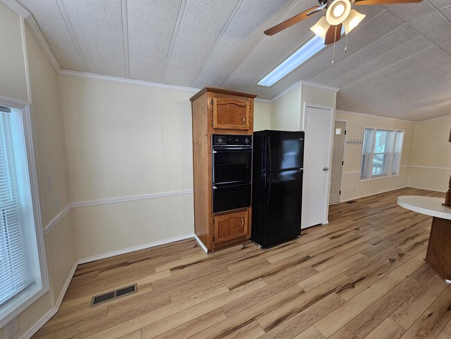 Photo - 158 Country Rd