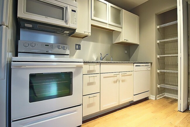 177 W Randolph St