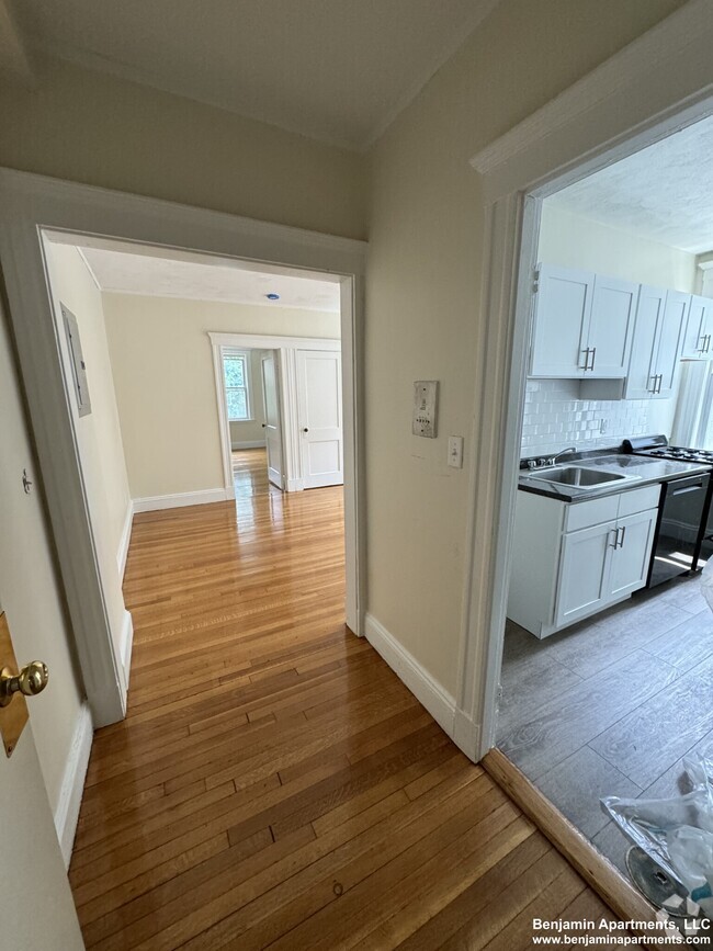 Building Photo - 1634 Commonwealth Ave Unit 12 Rental