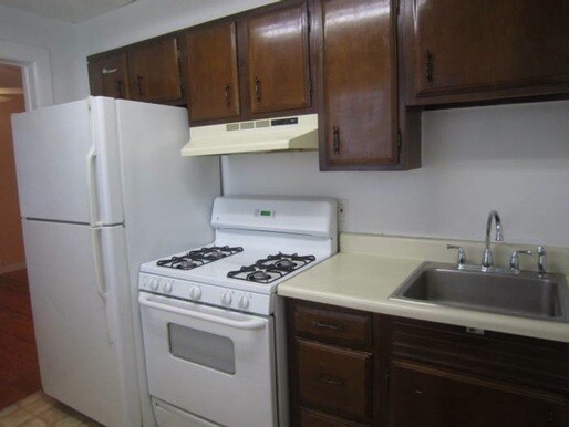 Photo - Wood floors, fresh paint, coin laundry, shared yard Unit 1048-2