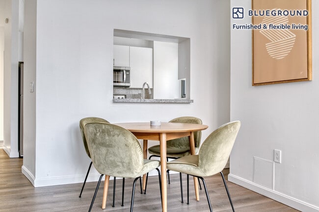 Photo - 100 Landsdowne St Unidad FL1-ID588