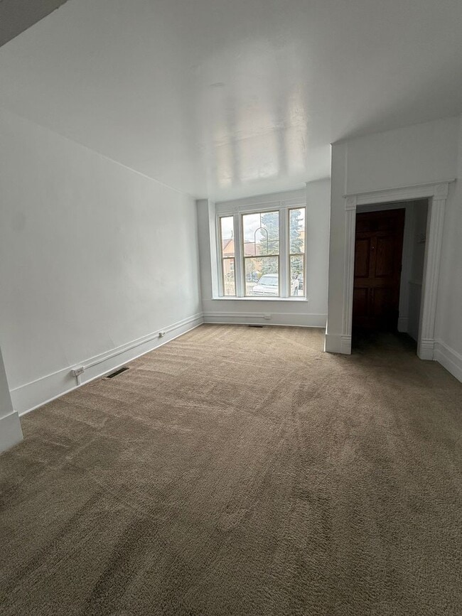 Photo - 227-229 S Washington Unit 227 S Washington