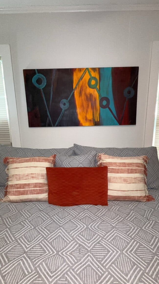 Photo - Furnished One Bed in Belhaven