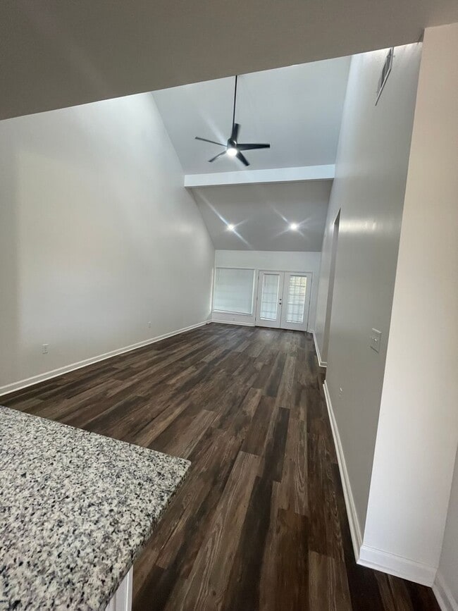 3104 Olivia Ct Unit 2