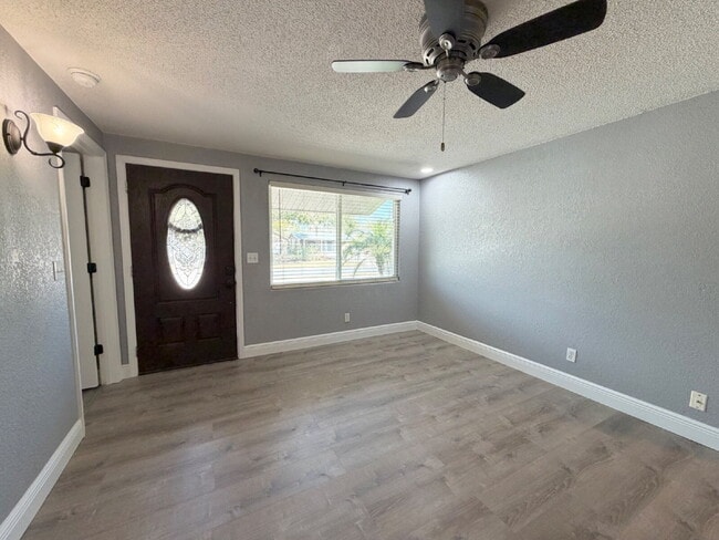 Photo - "Spacious 4-Bedroom Retreat with 2 Full Baths in Beautiful Seminole!"