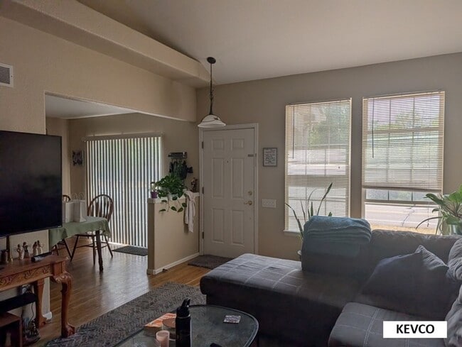 Photo - Bright Townhome Near Shopping and Food!