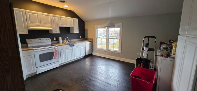 Photo - Charming Second-Floor Apartment Apatrtment... Unit 330 Camden Ave A