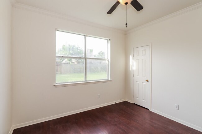 Photo - 1331 Blackheath Ct