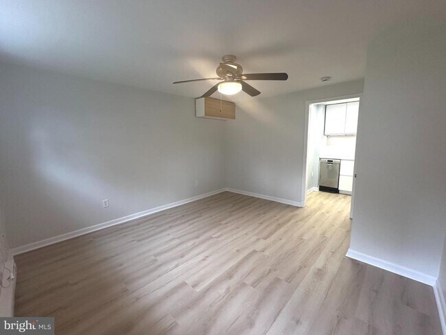 Photo - 333 Lacey Ave Unit B9