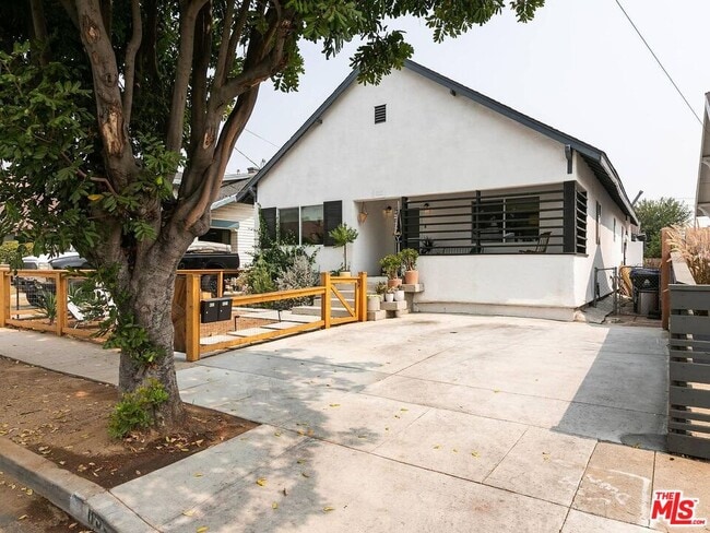 Building Photo - 632 S Evergreen Ave