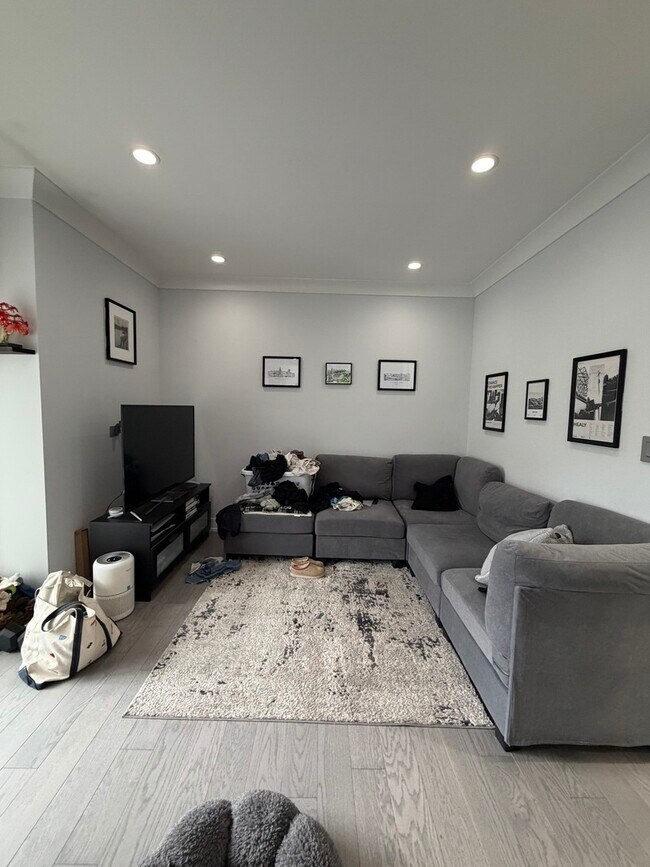 Photo - 2145 W Fletcher St Unit 3R