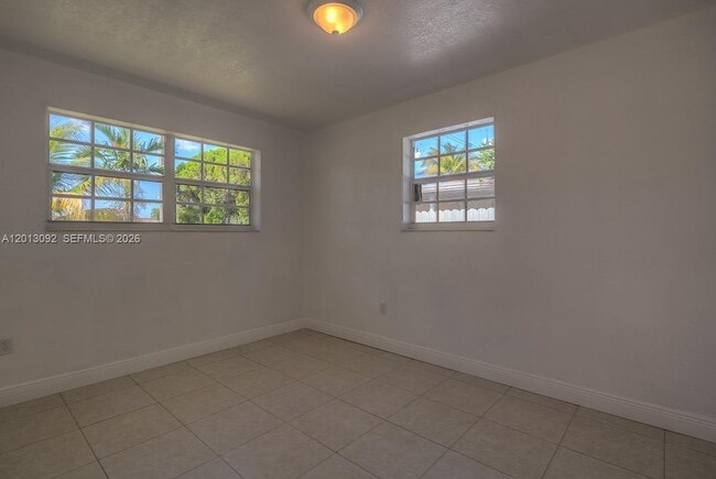 Photo - 160 NW 199th St