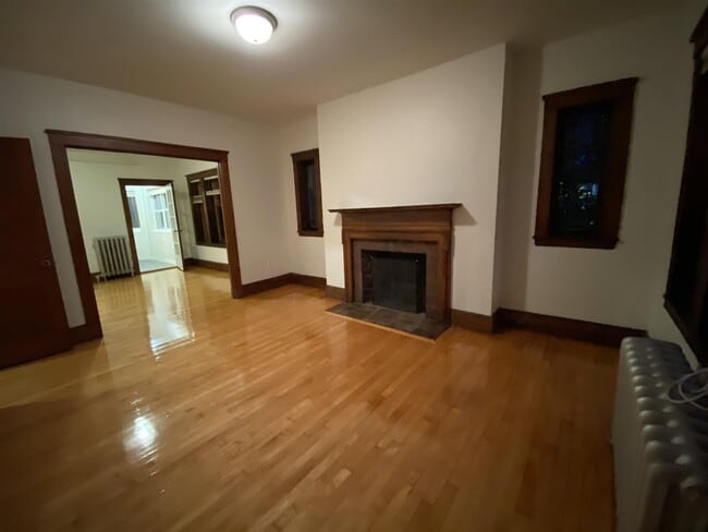 Photo - 8 Humboldt St Apartments Unit 3