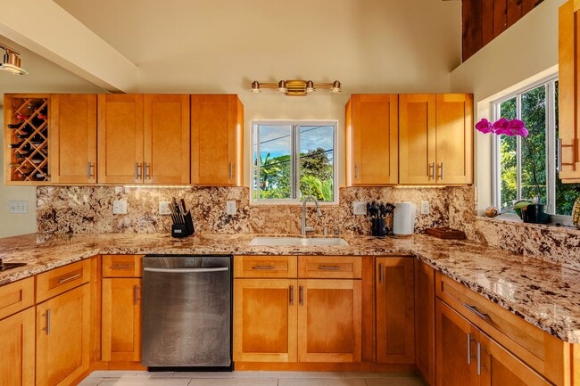 Photo - Your Perfect 2-Bed/2-Bath Duplex in Kailua Kona!