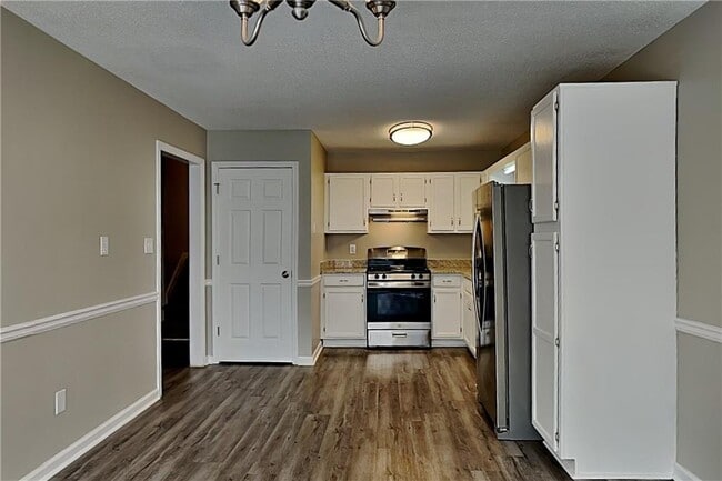 Photo - 379 Sumer Ln N