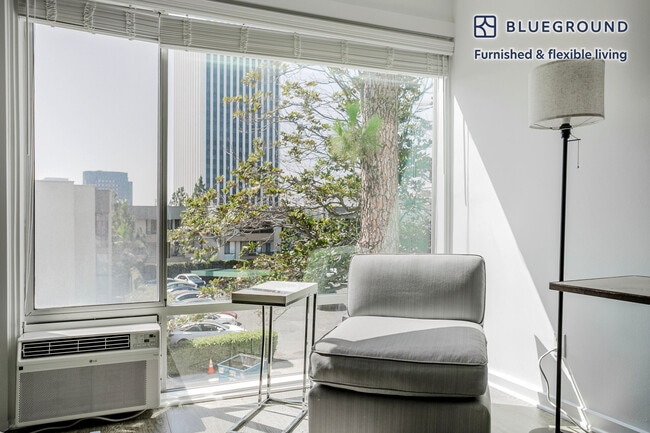 Photo - 5805 W 8th St Unit FL2-ID1229