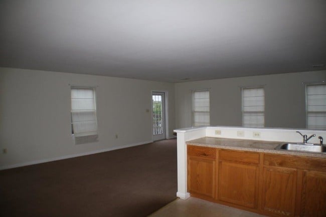 Photo - 327 E Main St Unit 3