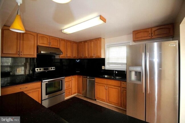 Building Photo - 10500 Prairie Landing Terrace
