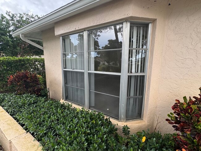 Living Room Bay Window - 3633 Country Club Blvd Unit 2 - Left Side