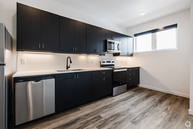 1BR, 1BR - 624SF - Kitchen