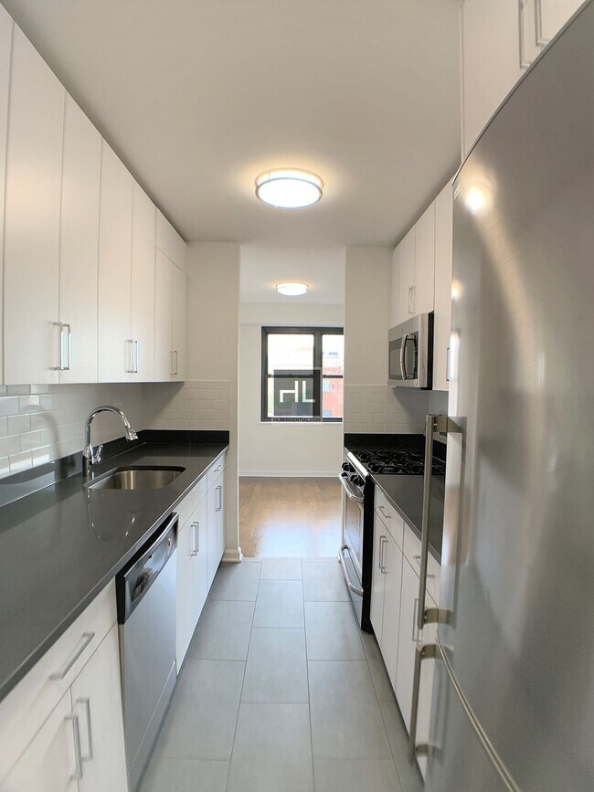 Photo - E 16 ST Unit 7DE