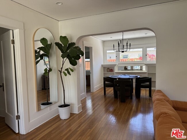 Photo - 531 Burchett St