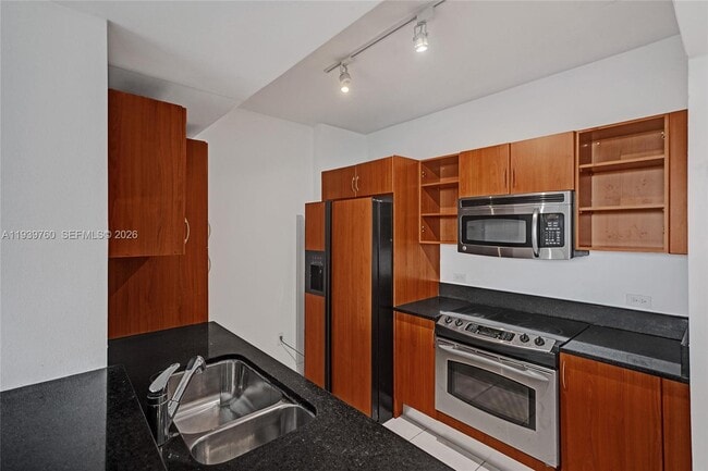 Photo - 2775 NE 187th St Unit 202