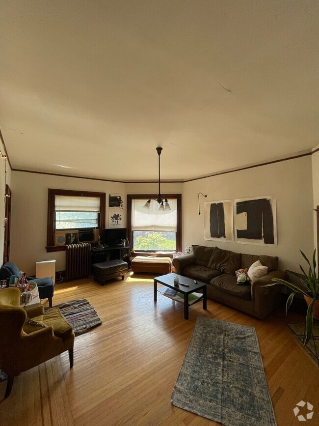 Building Photo - The Mansion Unit 2 Rental