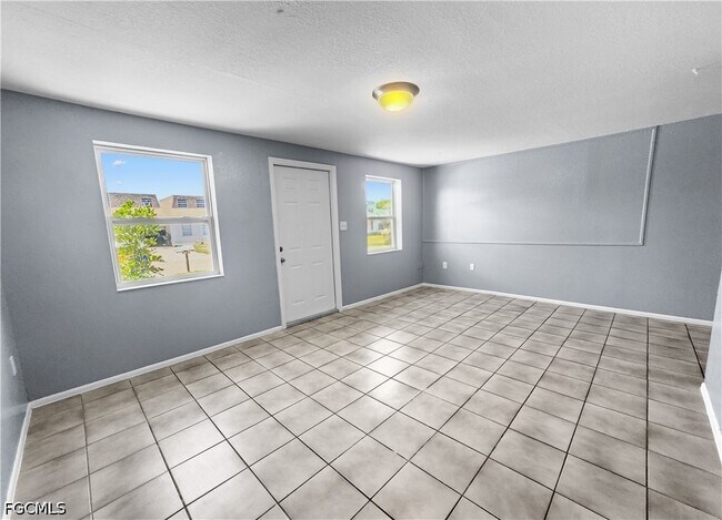 Photo - 6617 Warwick Cir