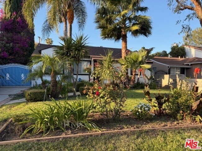 Photo - 14843 Morrison St