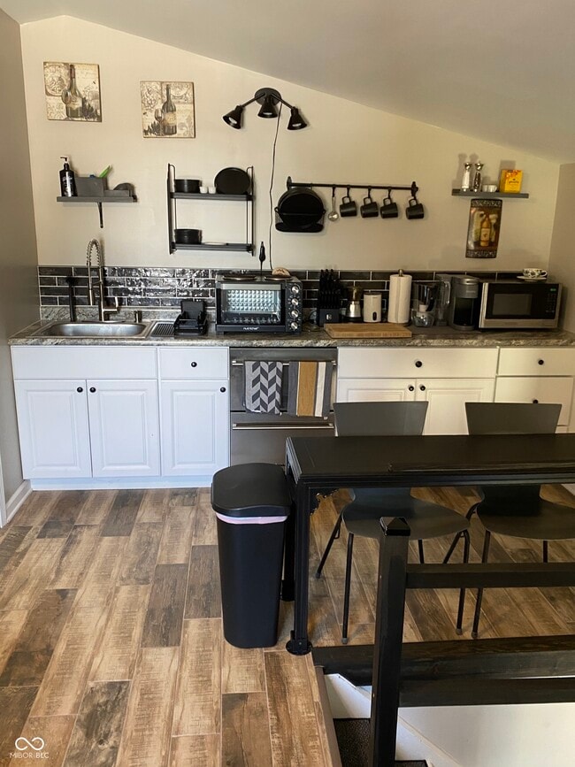 Photo - 1230 E Ohio St Unidad B