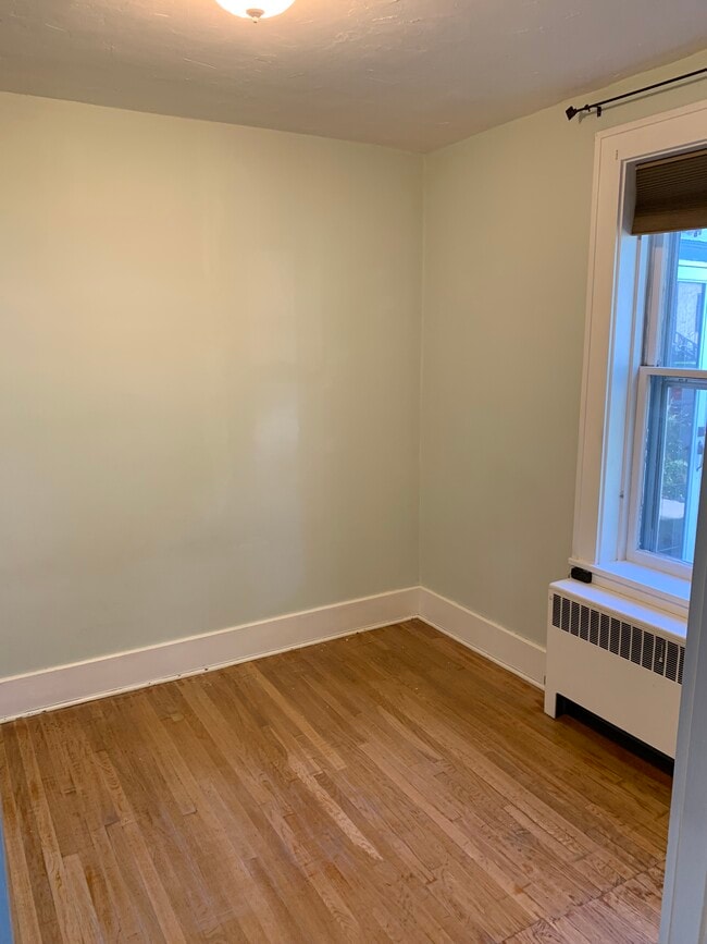 Bedroom - 816 5th Ave