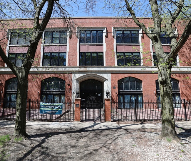 Photo - 4046 N Hermitage Ave Condo Unit 301