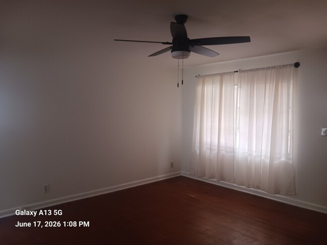 Photo - 1654 Talbot Ave