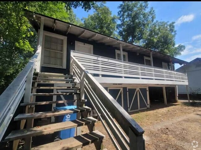 Building Photo - 703 W Houston St Unit B Rental