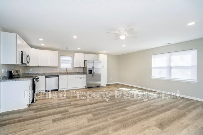 Photo - 2550 Columbia Ave