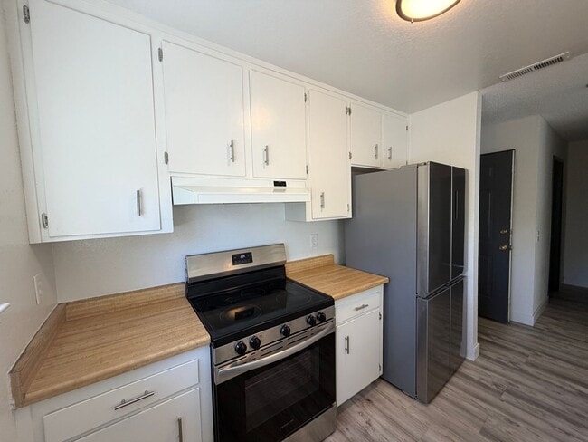 3075 Berrum Pl Unit 4