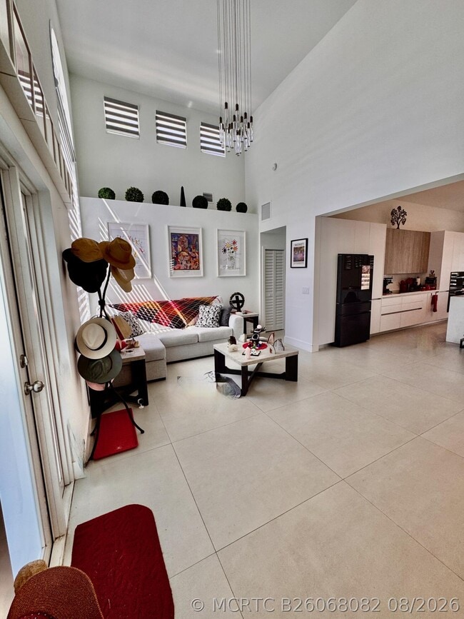 Photo - 1081 Wilshire Cir E