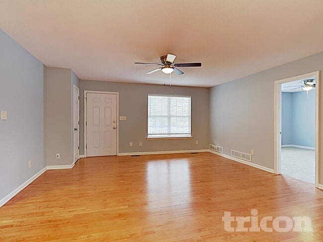 Photo - 213 Martins COurt