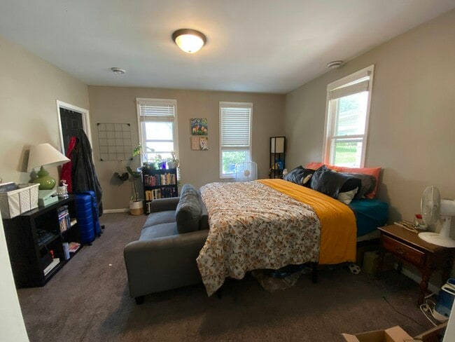 Building Photo - 1219 E Kane Pl Rental