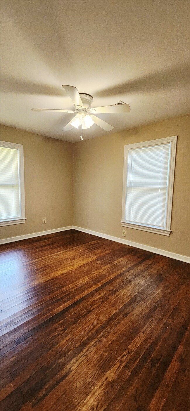 Photo - 222 Winding Way St
