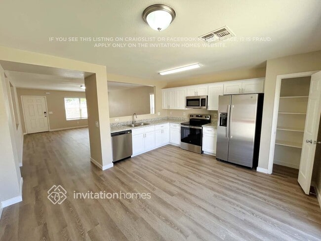 Photo - 12648 N Main St
