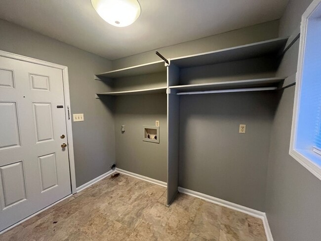 Photo - 382 Spenseth Dr