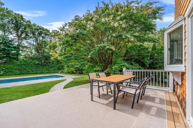 Photo - 19 Pine Tree Ln